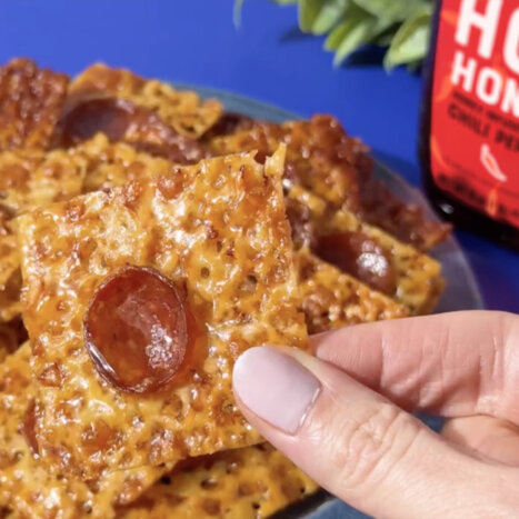 Cheesy Pepperoni Chips